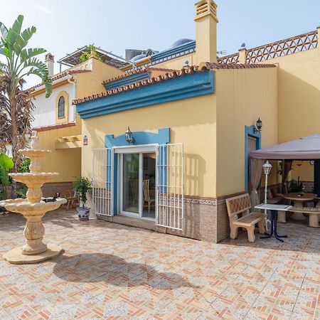 Villa Valentina - Renovated On Los Alamos Beach Torremolinos Bagian luar foto