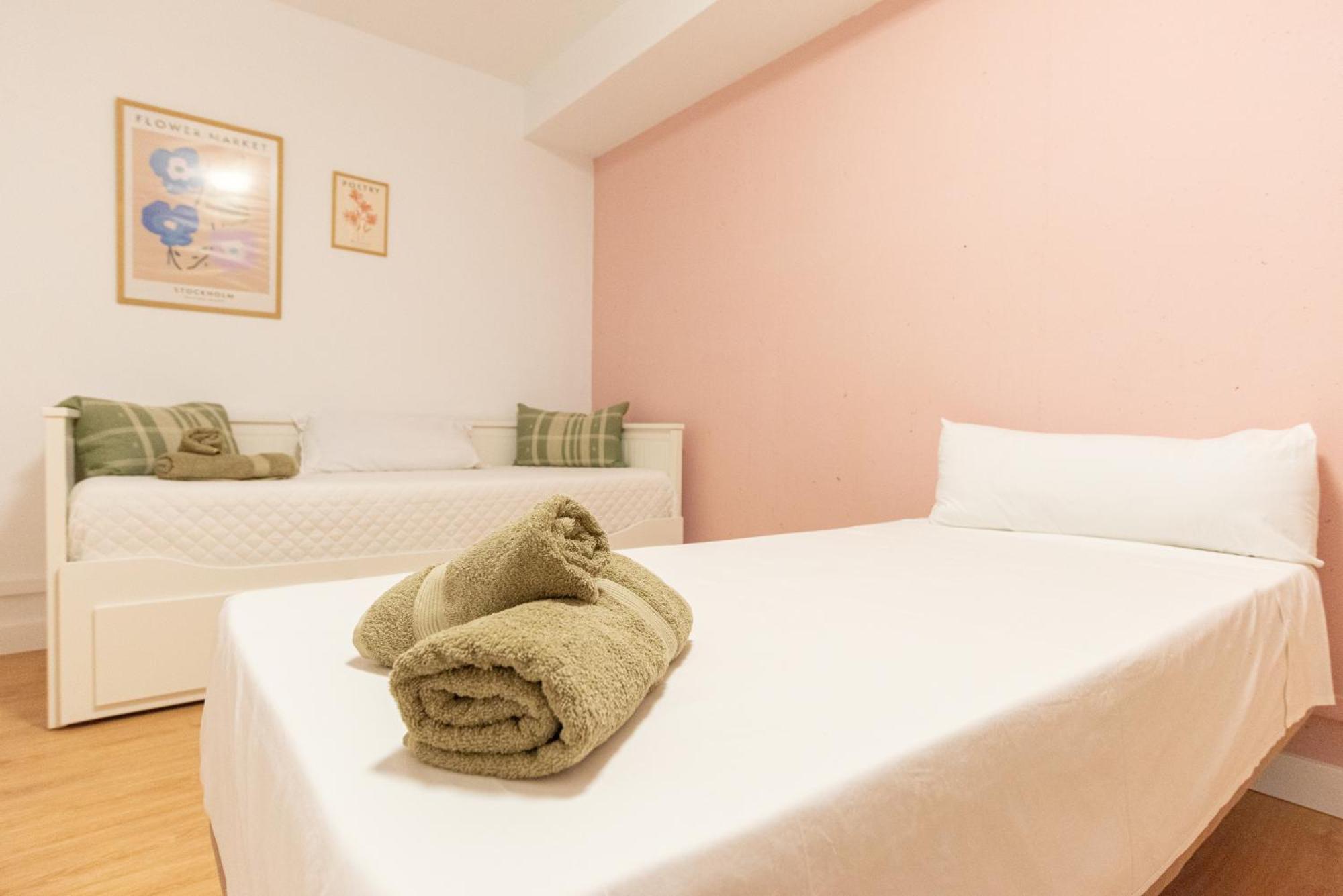 Villa Valentina - Renovated On Los Alamos Beach Torremolinos Bagian luar foto