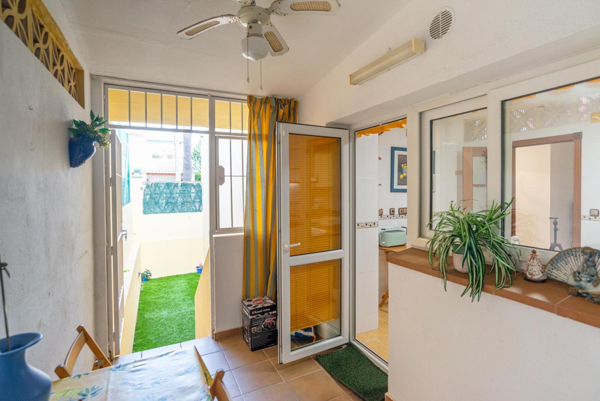 Villa Valentina - Renovated On Los Alamos Beach Torremolinos Bagian luar foto