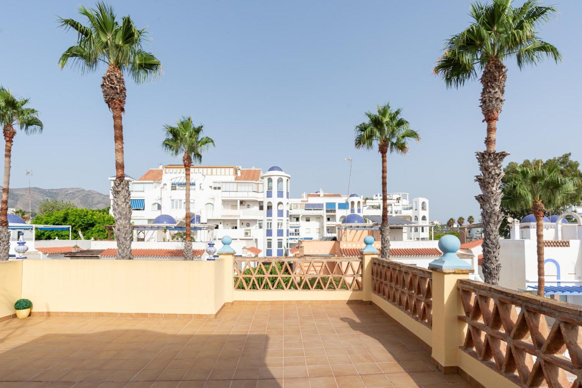 Villa Valentina - Renovated On Los Alamos Beach Torremolinos Bagian luar foto