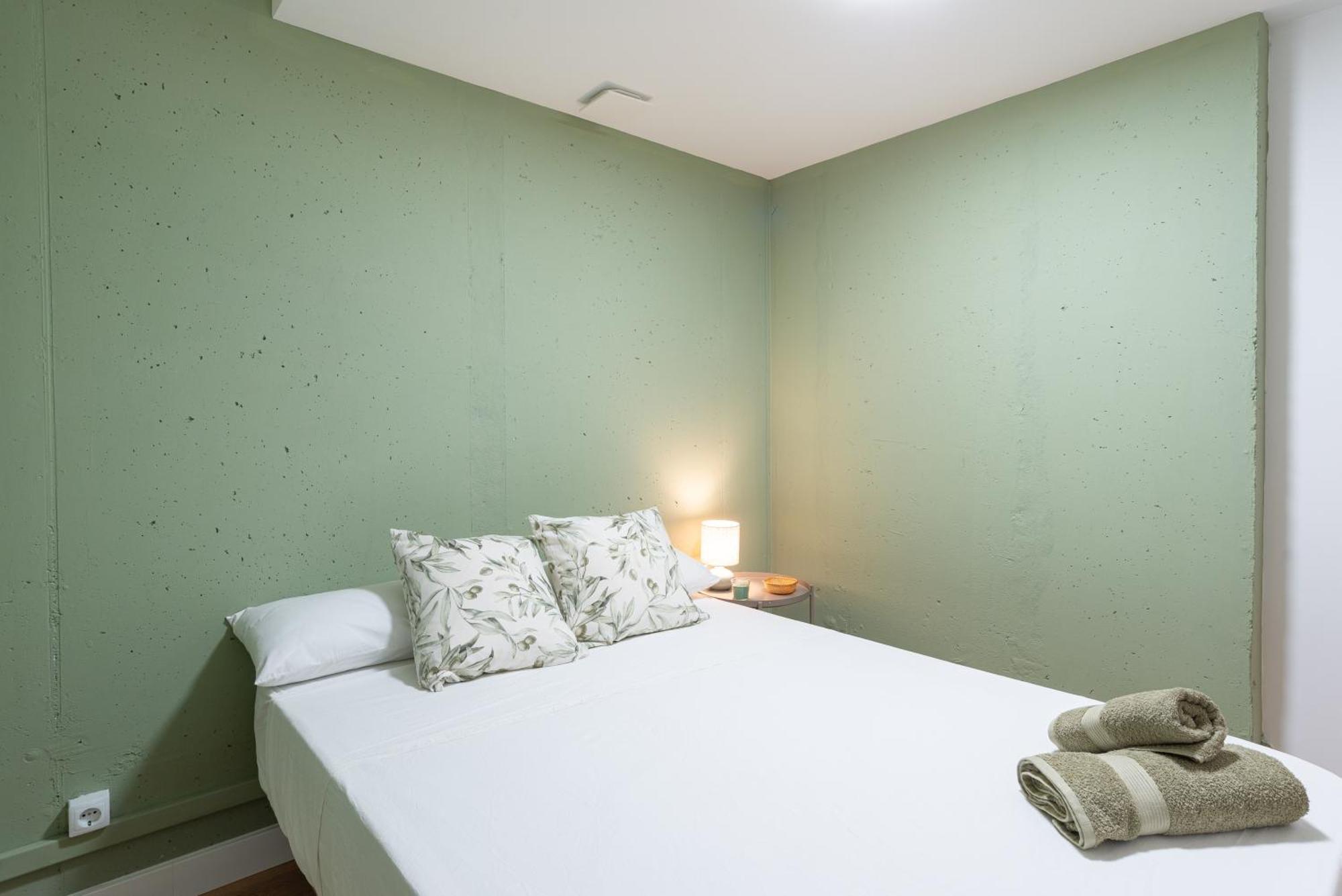 Villa Valentina - Renovated On Los Alamos Beach Torremolinos Bagian luar foto