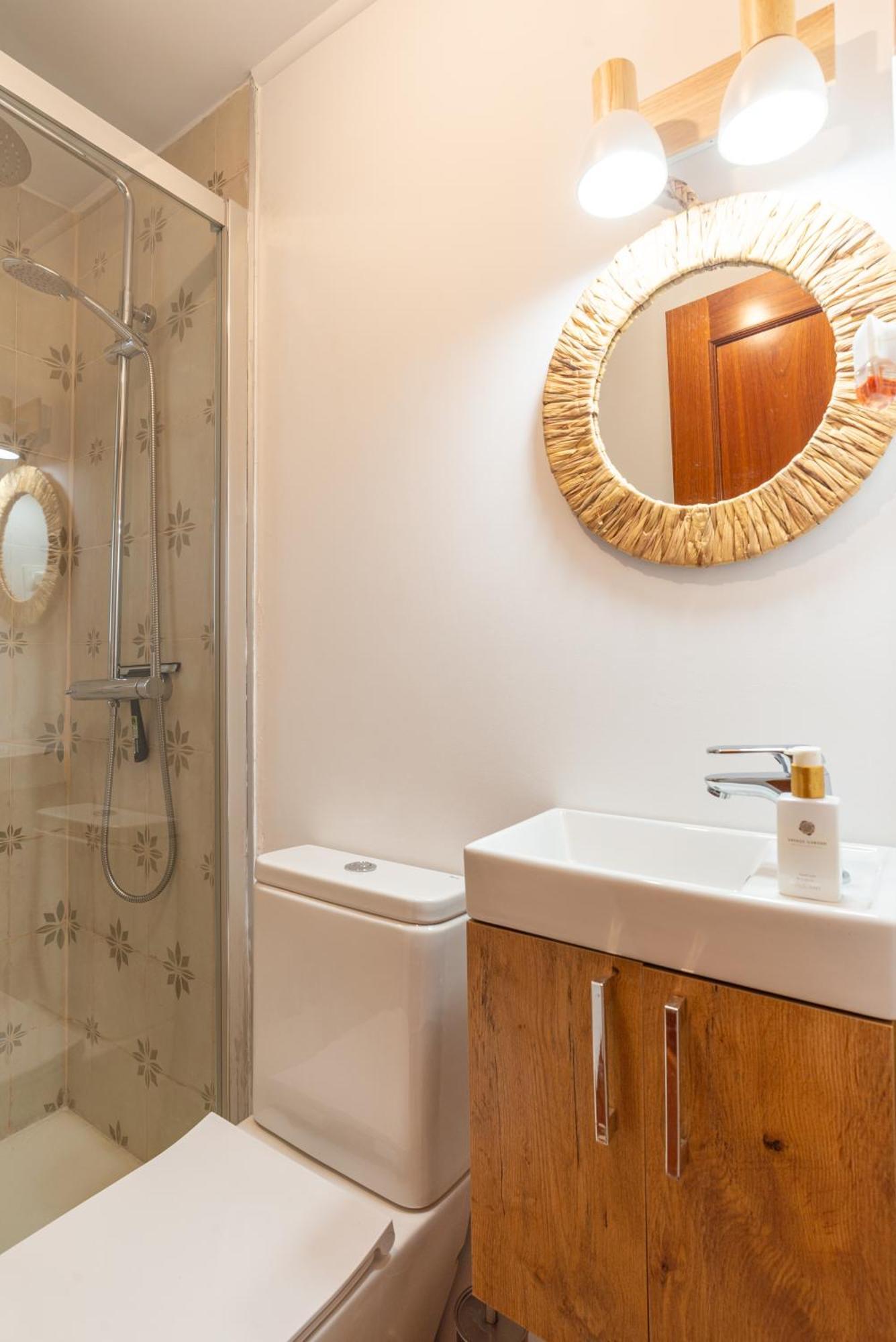 Villa Valentina - Renovated On Los Alamos Beach Torremolinos Bagian luar foto